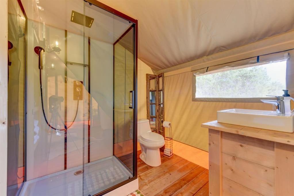 Luxury tent 12 Fires Luxury Glamping With Heating #5 Johnson City